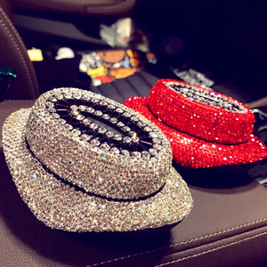 Diffuseur de parfum pour voiture en forme de M ou G, avec diamants incrustés, pour siège, aromathérapie, décoration intérieure, parfum léger, en plastique, sans électricité - Product Image 1