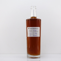 Bouteille de spiritueux en verre avec belle conception de fleur fouettée 700ml