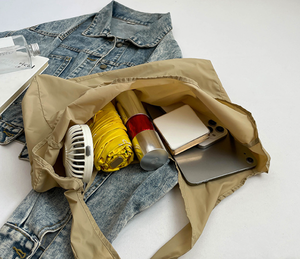 Nuevo Bolso de Mano Personalizado Enrollable, Plegable, de Nailon Reciclado, con Logotipo, Bolsos de Diseñador - Product Image 3