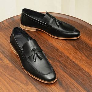Zapatos de Vestir Formales de Cuero Hechos a Mano de Lujo para Hombre 2025 - Cómodos, con Punta en Pico, Flecos, Sin Cordones, Transpirables e Impermeables para Oficina y Carrera Profesional - Product Image 5