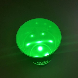 Halloween <span class=keywords><strong>LED</strong></span> Cốc phát sáng 14oz phát sáng ly nhựa <span class=keywords><strong>LED</strong></span> chiếu sáng có thể sạc lại ánh sáng lên cốc bên - Product Image 4