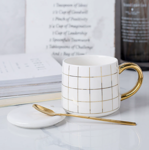 Mug à café en céramique de luxe en gros avec poignée dorée |   Motif et logo personnalisables |   Idéal pour les cadeaux et les achats en gros pour les cafés - Product Image 4