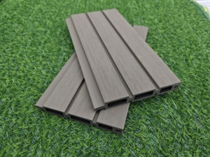 Recinzione WPC Co-Estrusa Premium 1800X1800mm con Palo in Alluminio - Product Image 5