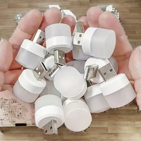 Mini lampe de nuit LED au design moderne, couleur chaude, en ABS, avec prise USB en forme de lune pour la lecture et la recharge de la batterie externe