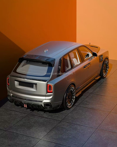 ชุดแต่ง MSY สำหรับรถ Rolls-Royce Cullinan คาร์บอนไฟเบอร์ กันชนหน้า/หลัง สเกิร์ตข้าง สปอยเลอร์ ฝากระโปรง ซุ้มล้อ แบบยึดติด สีดำคาร์บอน - Product Image 6