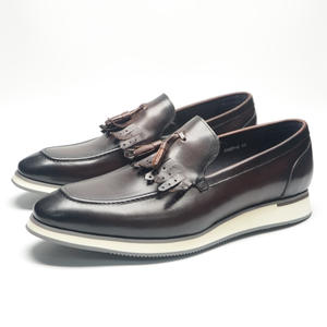 Zapatos de Vestir Casuales para Hombre, Estilo Retro Británico de Alta Gama, con Punta en Pico y Flecos, Hechos a Mano con Cuero Genuino. - Product Image 1