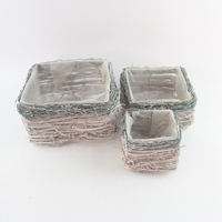 Jardinière en rotin classique faite à la main avec pot de fleur en plastique artificiel en forme de coeur utilisation intérieure et extérieure pour le placement au sol suspendu