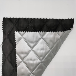 Tissu en polyester matelassé diamanté à double face - Product Image 3