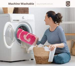 You Look Good Pink Alfombra suave y esponjosa Ducha Alfombra de baño - Product Image 3