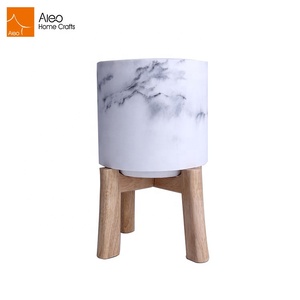 Decoración de jardín polyresin mármol maceta macetas con <span class=keywords><strong>estante</strong></span> de madera <span class=keywords><strong>para</strong></span> plantas suculentas - Product Image 1