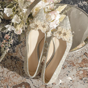 Nouvelles chaussures de mariage pour femmes à bout pointu, plateforme, à enfiler, à talon fin, avec design en cristal et diamant d'eau - Product Image 5