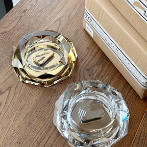 Cendrier de table à café de style américain, en cristal transparent doré Tuhao, sans fumée, pour usage domestique, luxe léger - Product Image 3