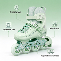 Ensemble de patins à roulettes réglables avec 8 roues LED clignotantes, casque, genouillères, patinage en ligne extérieur pour garçons et filles