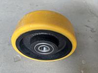 Linde 125x40/45-15 mm Linde T16 T16P T18 T20 Réf. Roue d'équilibrage solide et durable en polyuréthane 0009933864