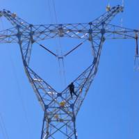 Lumière d'obstruction à intensité moyenne pour tours de transmission, alimentée par énergie solaire et synchronisée par GPS