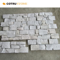 Panneaux naturels de pierre de calcaire de mur de roche d'ardoise blanche beige jaune naturelle extérieure avec du ciment
