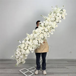 DKB Wholesale – Chemins de table en fleurs artificielles en soie, faits main et personnalisés, pour allées de mariage, remises de diplômes et centres de table décoratifs - Product Image 2