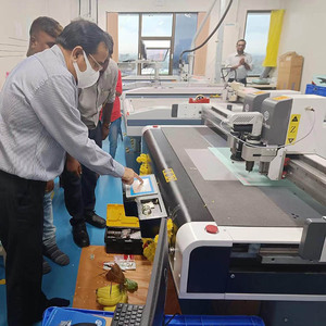 Máy Cắt Dao Động Bằng Máy <span class=keywords><strong>CNC</strong></span> Của Nhà Sản Xuất Dao Cắt Đệm Amiăng Độ Chính Xác Cao - Product Image 6