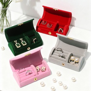 กล่องใส่เครื่องประดับกำมะหยี่สุดหรูขนาดเล็ก สำหรับแหวน ต่างหู จี้ สร้อยคอ บรรจุภัณฑ์ของขวัญ - Product Image 1