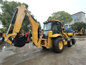 Chargeuse-pelleteuse Caterpillar 416 430 CAT 420F d'occasion pas chère 4x4 - Product Image 2