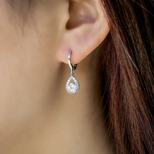 Orecchini a Goccia con Micro Pavé a Forma di Lacrima d'Angelo per Donne, Gioielli di Moda Scintillanti - Product Image 2