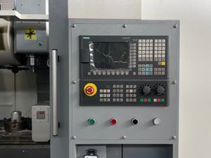 Centro de Mecanizado CNC de Acero Inoxidable de Alta Precisión y Eficiencia, Modelo XH717D, Vertical, Automático, para Fabricación de Metales, con Control Avanzado - Product Image 5