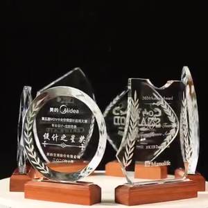 Trofeos de Cristal 3D Personalizados con Nuevo Diseño de Honor de Cristal, Trofeo de Cristal K9, Premio de Cristal con Forma de Pulgar - Product Image 5