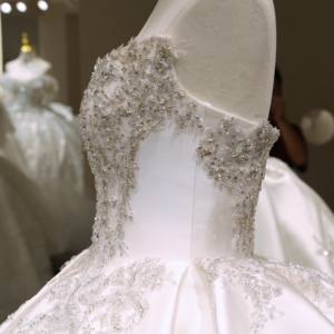 QIUSHAFEI 2026 Vestido de Novia Blanco de Alta Gama con Falda de Gala, Escote Corazón de Encaje, Cola Capilla, Elegante y Digno con Cristales - Product Image 4