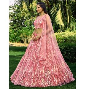 Lehenga Choli de haute qualité, fabriqué avec soin par des designers, avec broderie à la main et coupe confortable pour les fiançailles ou les célébrations familiales - Product Image 1