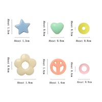 Kit de perles acryliques pastel 24 compartiments : cœurs, étoiles, fleurs, signes de paix pour la création de bijoux DIY (bracelets, colliers)