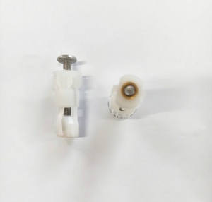 LY-MA01 Fissaggi per Cerniere a Sgancio Rapido Facili da Installare, Dadi in Gomma Espandibile per <span class=keywords><strong>Copriwater</strong></span>, Bulloni e Viti per Sedile WC - Product Image 1