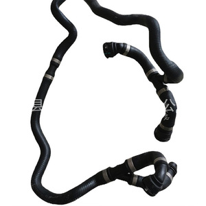 Manguera de refrigerante Mercedes-Benz de 800 mm de caucho con 5 mm de espesor de pared para reemplazo y reparación - Product Image 2