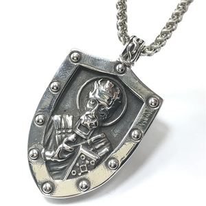 सबसे अधिक बिकने वाला यूरो-अमेरिकी ट्रेंडी निक्लॉस अभिभावक शील्ड हिप-हॉप नेकलेस टिकाऊ विंटेज शैली थोक स्टेनलेस स्टील - Product Image 2