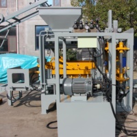Machine à blocs de ciment automatique QT4-15 pour la construction