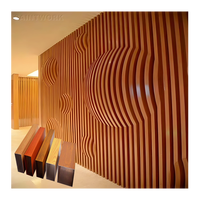 Dekorasi Aluminium Motif Kayu dengan Bilah Persegi untuk Panel Dinding Eksterior Interior, Strip Aluminium Tampilan Kayu untuk Dinding Interior