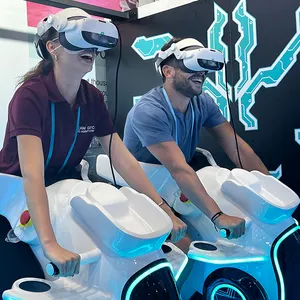 VR Racing Simulator 9D Flying Cinema VR Gaming 4-Personne Cyclisme Arcade Réalité Virtuelle Univers Conduite VR Game Machine
