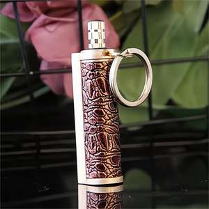 Briquet ouvre-bouteille en vrac coupe-vent porte-clés étanche et durable allume-briquet porte-clés d'urgence allume-feu en silex vente en gros - Product Image 5