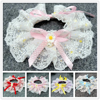 Mignon chat chien en dentelle Bandana marguerite noeud papillon bavoir écharpe avec perle accessoires pour animaux de compagnie