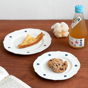 Assiette à dessert en céramique de style coréen avec motif de dessin animé pour café, goûter de l'après-midi - Product Image 4
