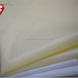 En stock: Tela de tafetán impermeable 190-210T/300T en <span class=keywords><strong>blanco</strong></span> y negro para paraguas y gabardinas, tela de forro jacquard a cuadros a prueba de plumas, directo de fábrica. - Product Image 1