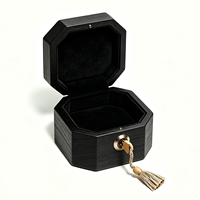 Boîte à bijoux en bois de chêne massif octogonale simple faite à la main avec fermeture magnétique, design personnalisable, logo pour le rangement des bijoux