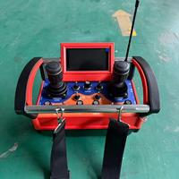 Véhicule de travail amphibie multifonctionnel pour les opérations en zone humide avec accessoire de coupe.