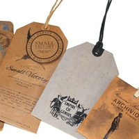 Épingle à sceller personnelle imprimée UV Logo gaufré vêtements papier Kraft carte noire cire chaîne étiquettes volantes étiquettes de luxe personnalisées pour vêtements