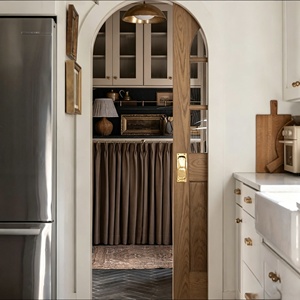 Porte intérieure moderne en bois massif cintrée |   Porte coulissante à fermeture douce pour garde-manger de cuisine - Product Image 5