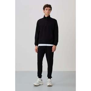 Conjunto Deportivo Herbert Negro con Cuello Alto para Hombre, Ropa Deportiva Cómoda de Mezcla de Algodón de Air Jones - Modelo 85233 - Product Image 1