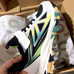 Zapatos de Cuero con Suela Vibram, Cómodos, Surtido de Modelos, Se Aceptan Pedidos de Prueba para Venta al Por Mayor - Product Image 1