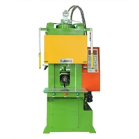 Machine de moulage par injection verticale automatique de type C 55T pour le surmoulage de fiches et connecteurs électriques