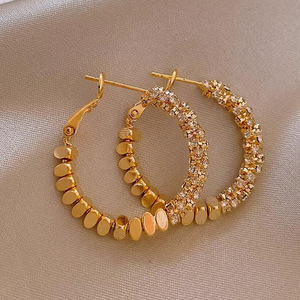 Boucles d'oreilles créoles métalliques pour femmes, style européen, nouvelle collection, motif géométrique, en alliage tendance, cuivre antique plaqué platine - Product Image 2