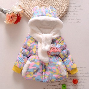 Abrigo Infantil de Alta Calidad con Capucha y Botones, Estampado Floral Invernal para Niñas - Product Image 1