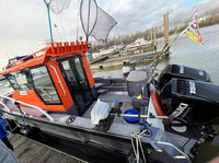 Bateau de pêche sportif Speed Fish Cabin Cruiser avec moteur hors-bord, 35-40 nœuds, capacité de 8 passagers, longueur de 7,5 m